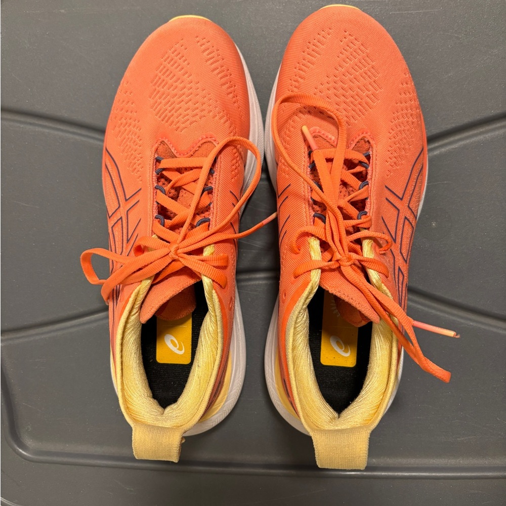 ASICS Gel-Nimbus 25 in Pink